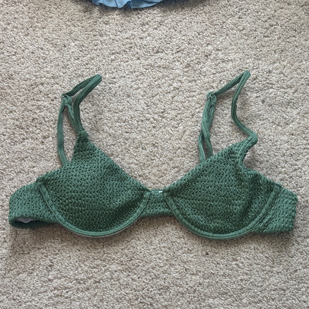 Unbranded green swim top